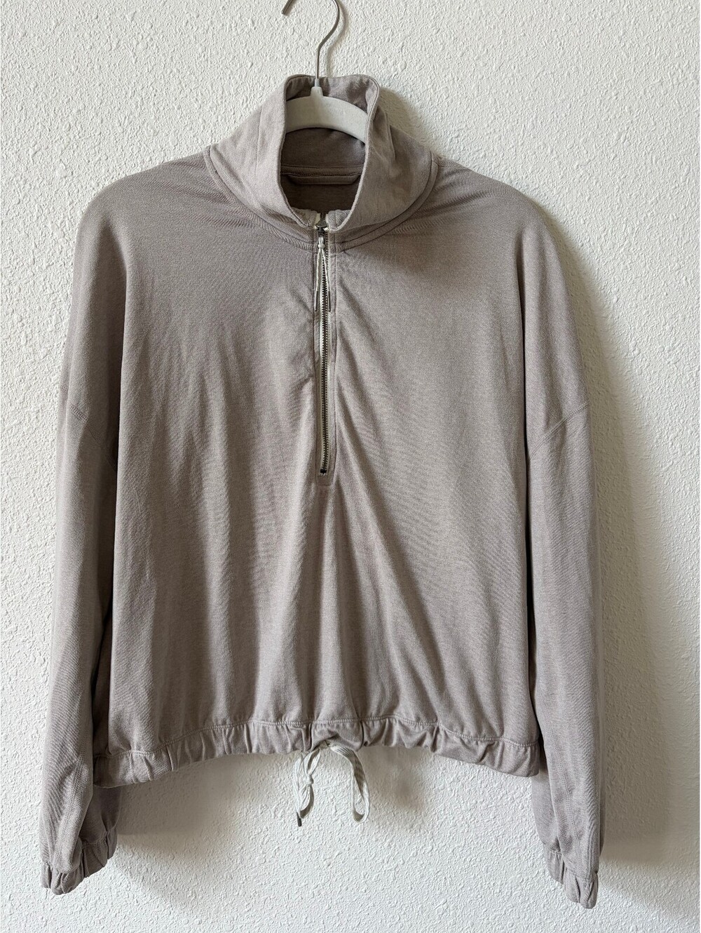 Vuori Halo Relaxed Half Zip Pullover Oyster Heather Size Medium Sporty Neutral